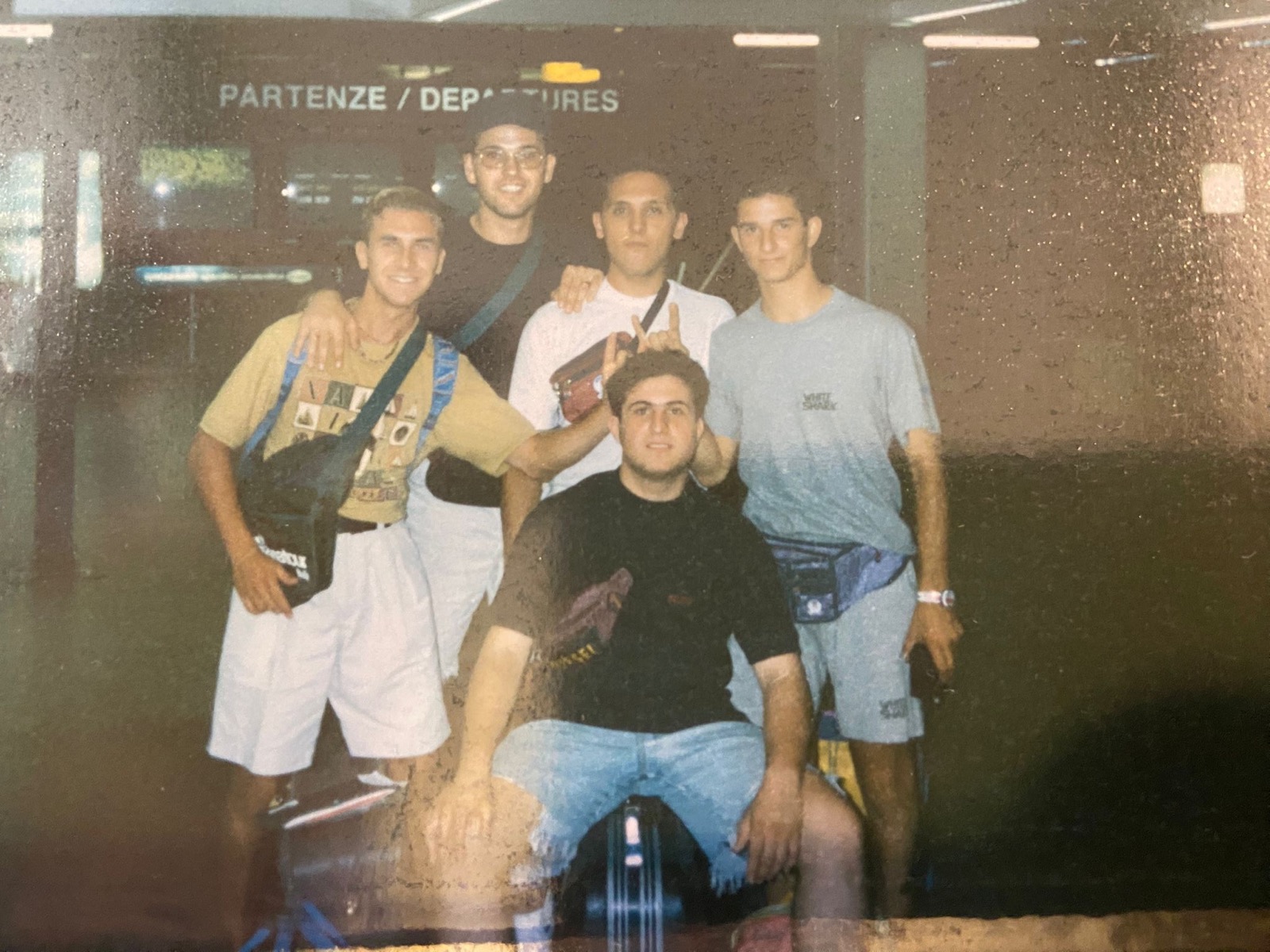 Gruppo di amici in partenza